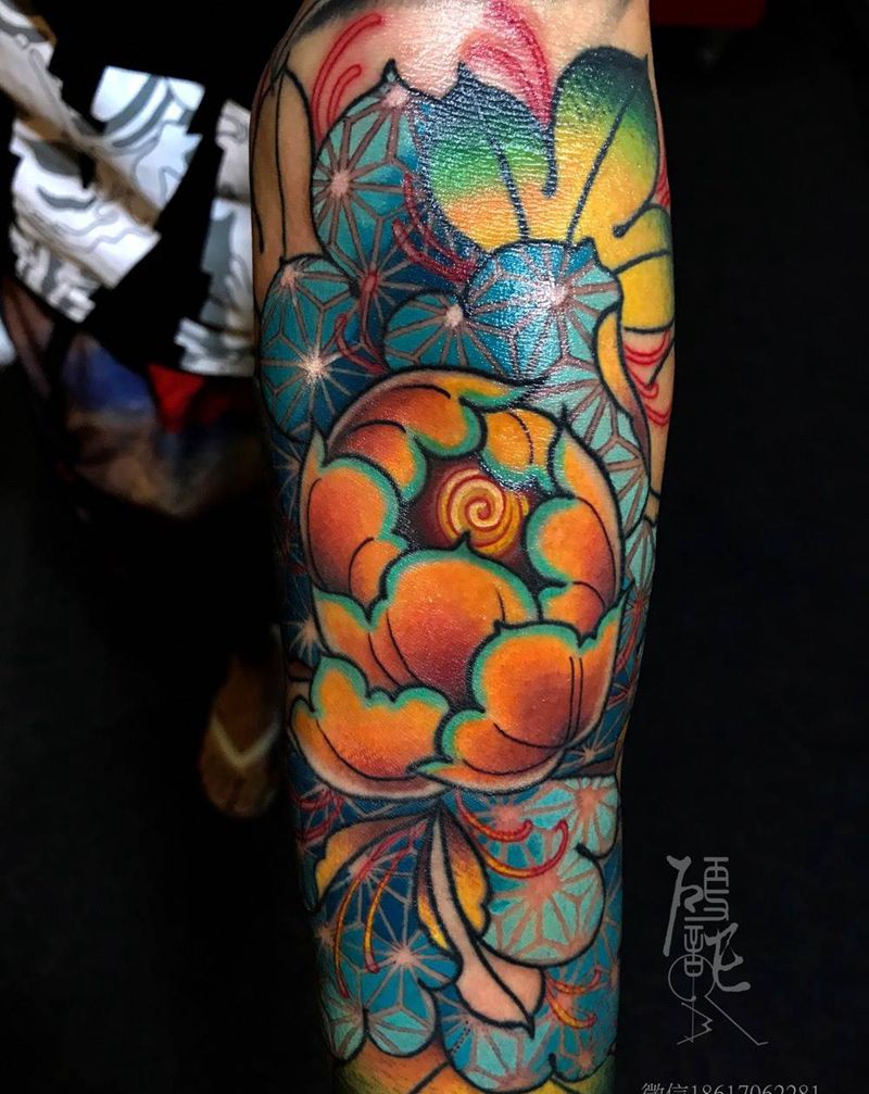 彩色的魅力纹身图片_手臂Old School新传统纹身图案