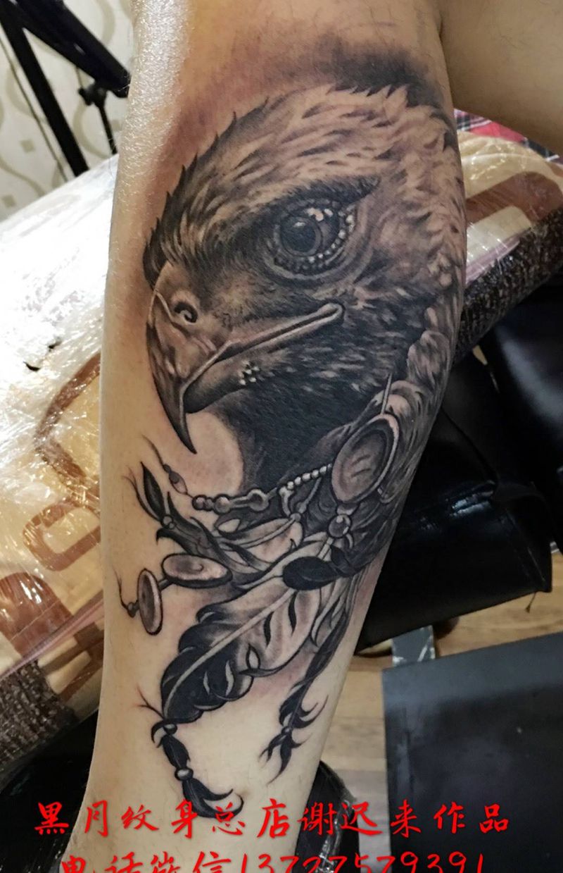 小腿写实鹰关纹身纹身图片