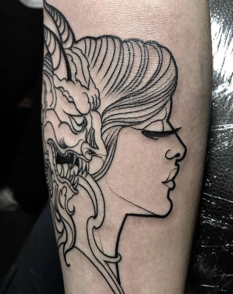 恶魔美女纹身图片_鬼神几何植物动物脚部臀部手部手臂欧美纹身图案