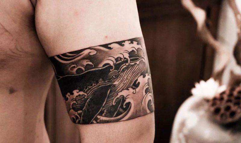 鲸臂环纹身图片