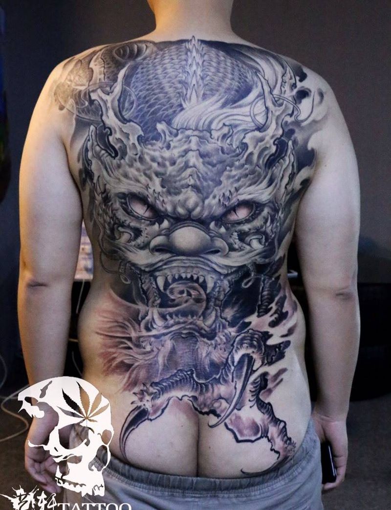 龙纹身图片_成品背部传统动物纹身图案