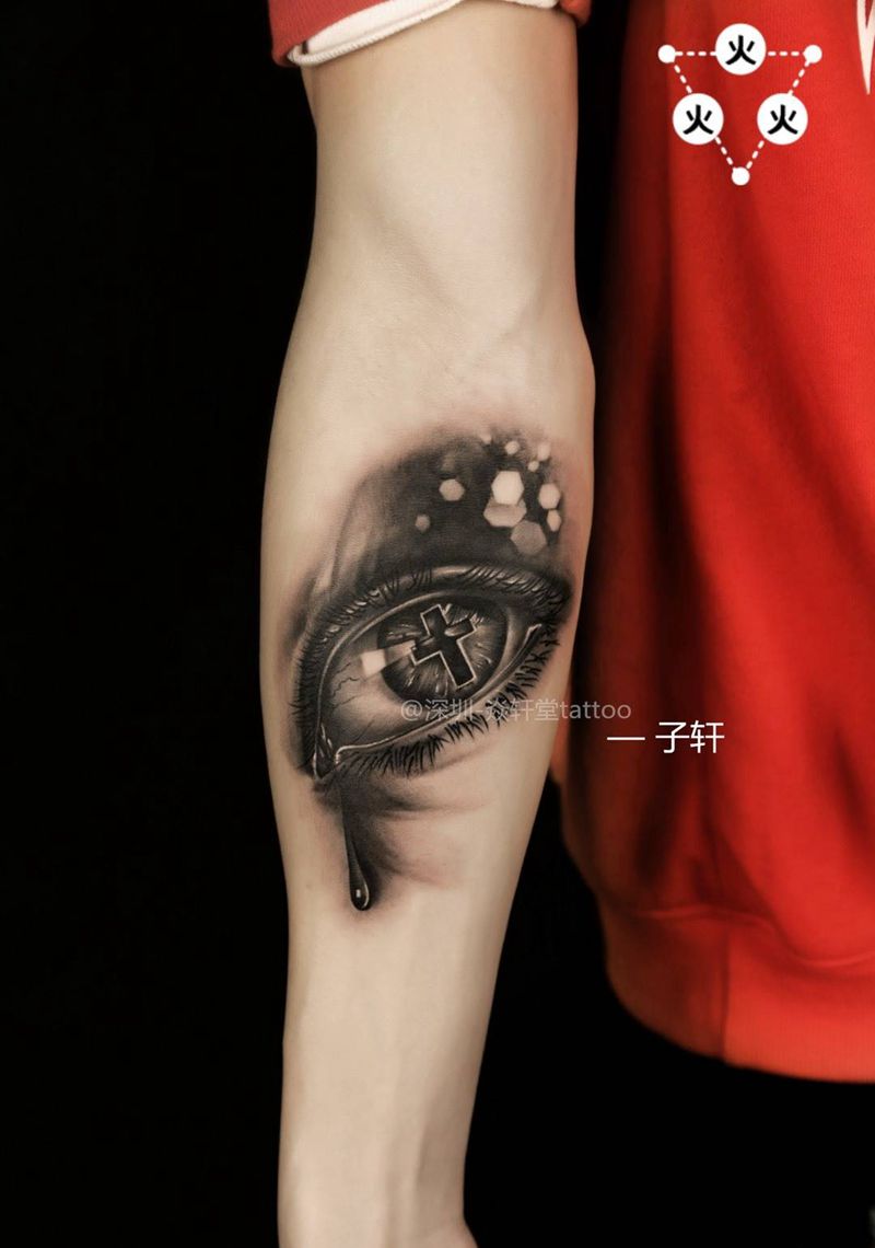 近日作品纹身图片_写实欧美人物手部手臂成品纹身图案