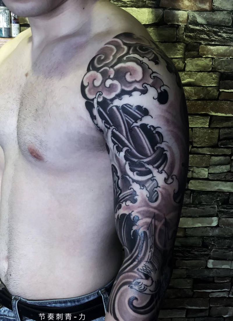 传统7分臂纹身图片_手臂老传统纹身图案