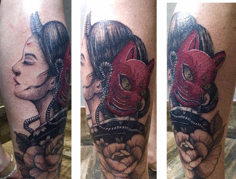 艺伎纹身图片_腿部新传统水彩艺伎狐狸面具素花纹身图案