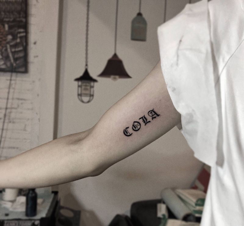 花体字小图纹身图片_手臂花体字纹身图案