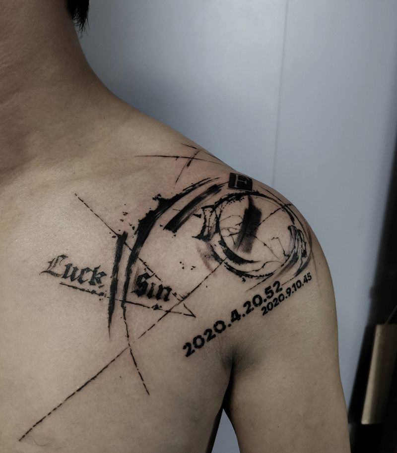 水墨喷墨纹身图片_肩部水墨纹身图案