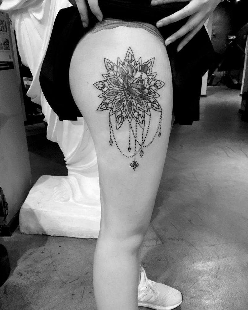 曼陀罗纹身图片_欧美成品臀部原创纹身图案