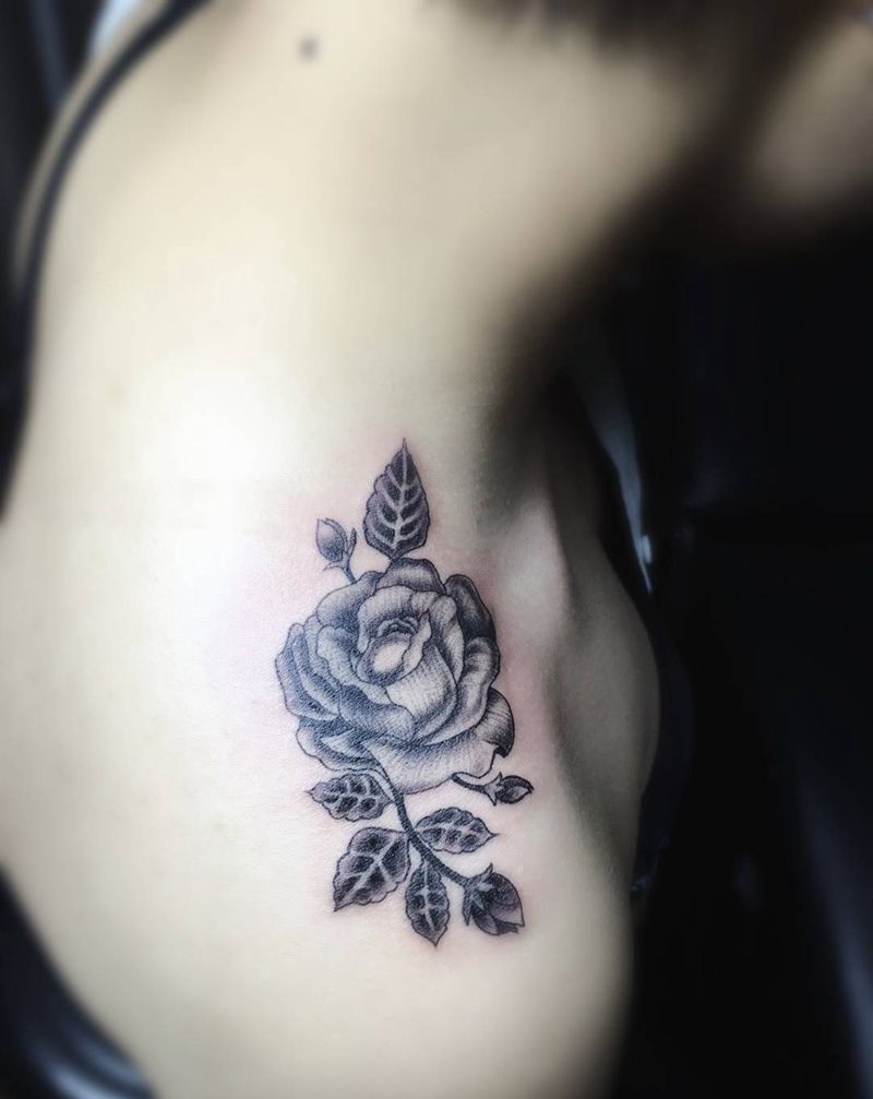 花花纹身图片_成品肩部清新植物纹身图案