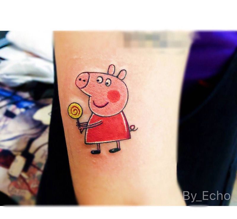 社会猪纹身图片_成品手臂手部写实清新欧美动物原创纹身图案