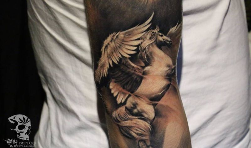 马纹身图片_成品手臂欧美动物纹身图案