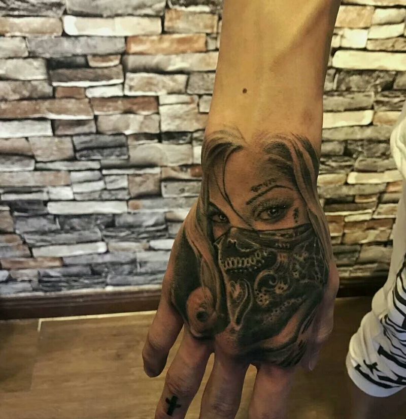 面巾女孩纹身图片