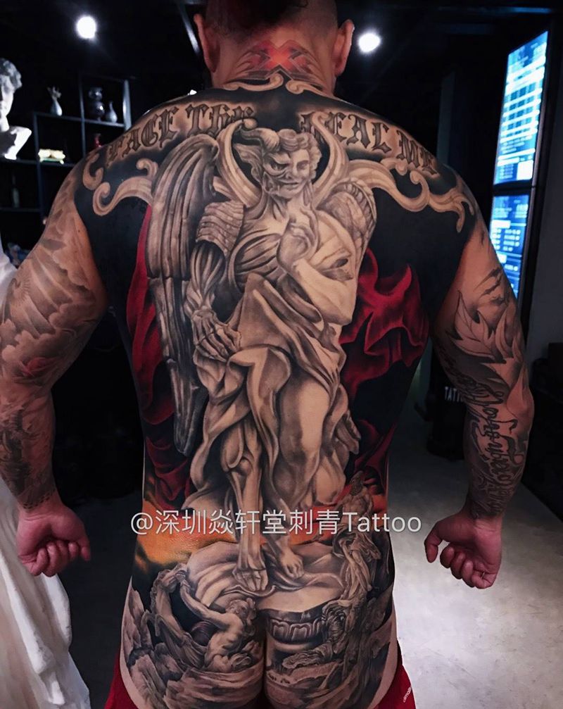 《天使与魔鬼》纹身图片_欧美写实肖像人物宗教原创鬼神背部成品臀部纹身图案