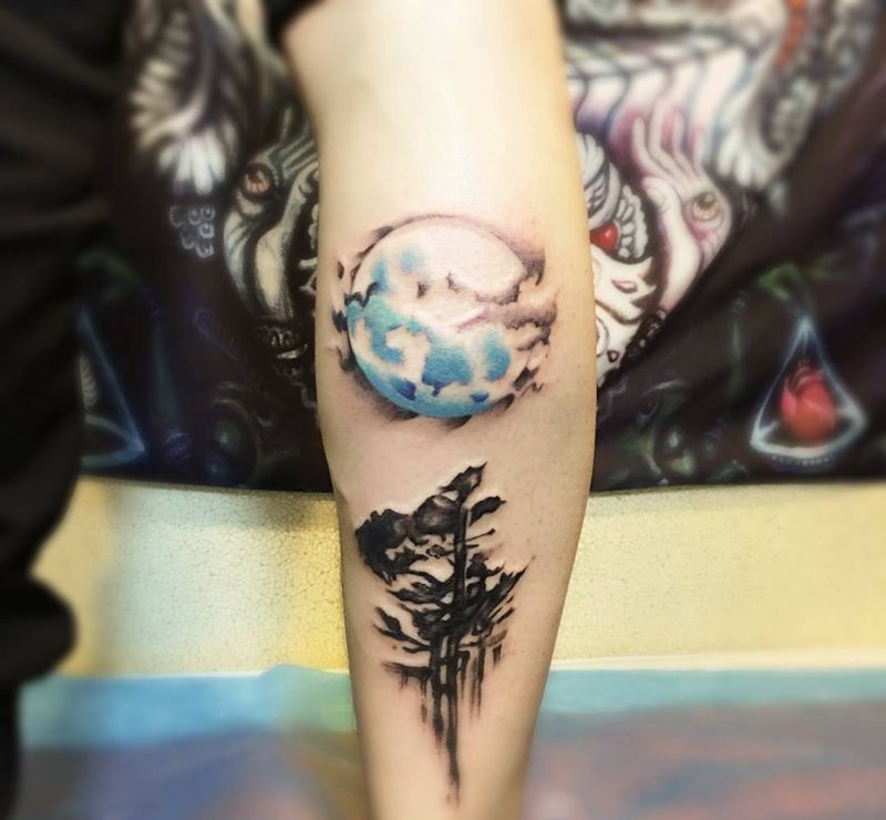 月色纹身图片_成品腿部传统静物纹身图案