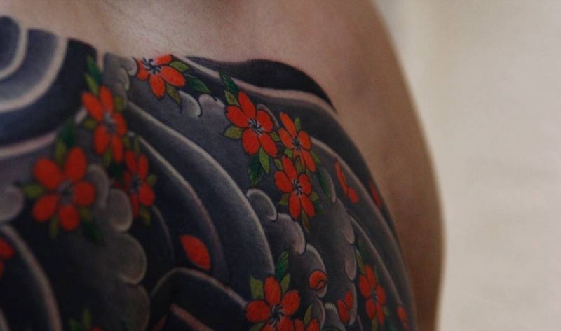 日式半胛纹身图片_成品手臂传统植物原创玄鹤刺青深圳纹身图案