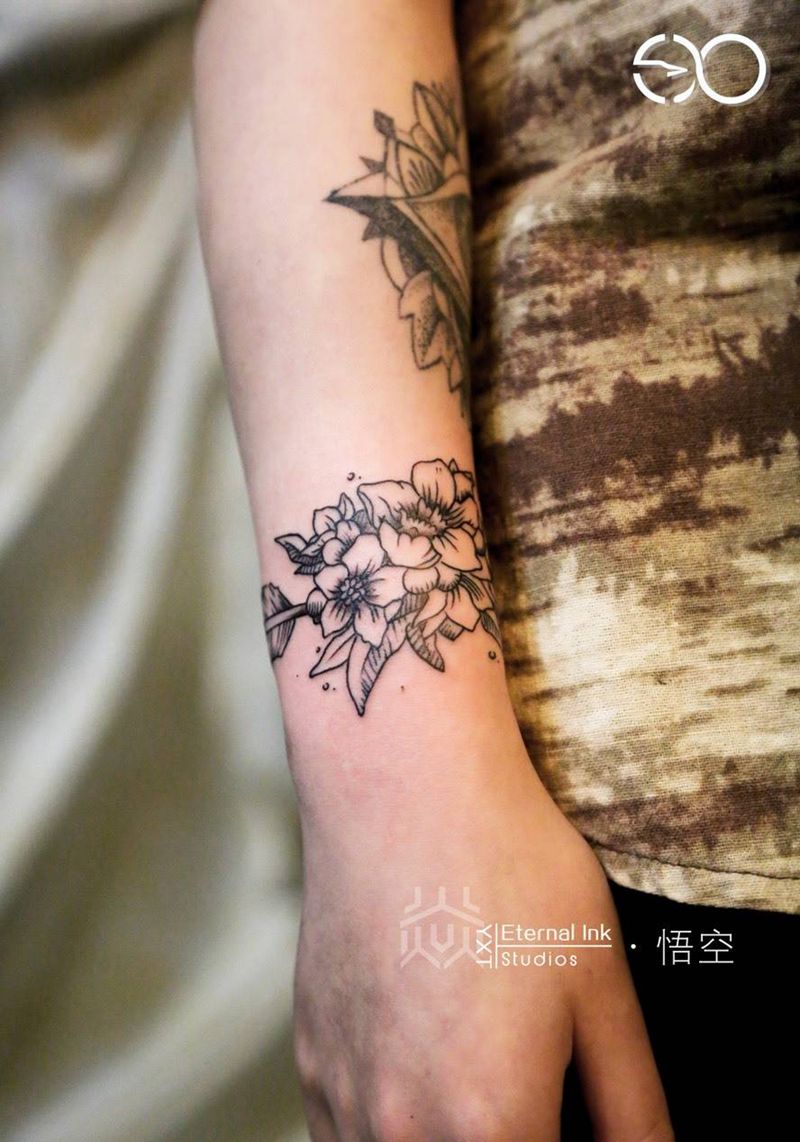 小清新臂环纹身图片