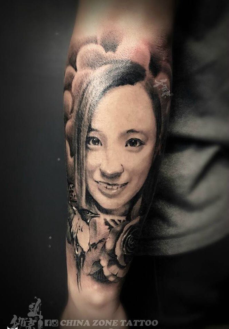 人物肖像 包小臂纹身图片