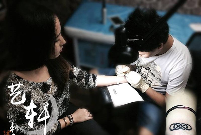 工作照纹身图片_工作室纹身图案