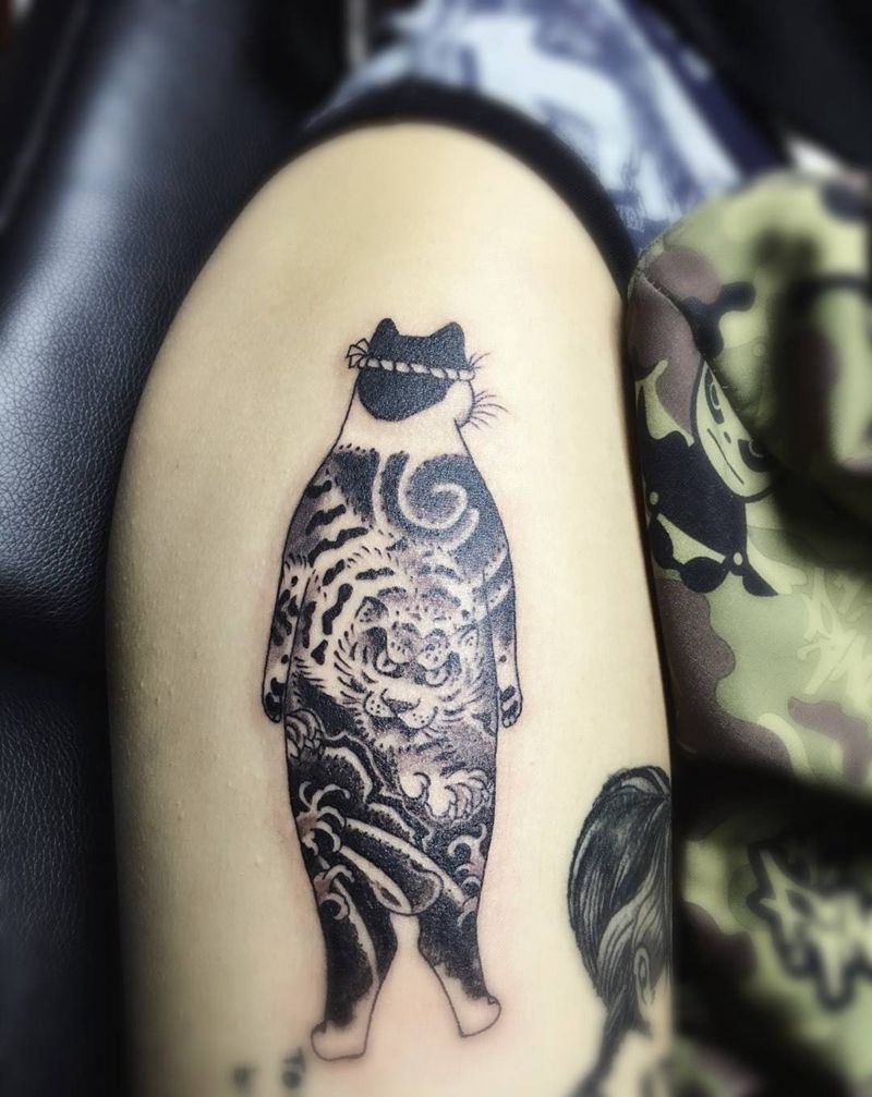 纹身猫纹身图片_成品腿部清新传统动物鬼神纹身图案