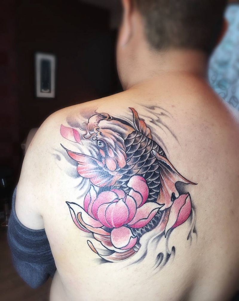 鱼纹身图片_成品背部传统国画动物静物纹身图案