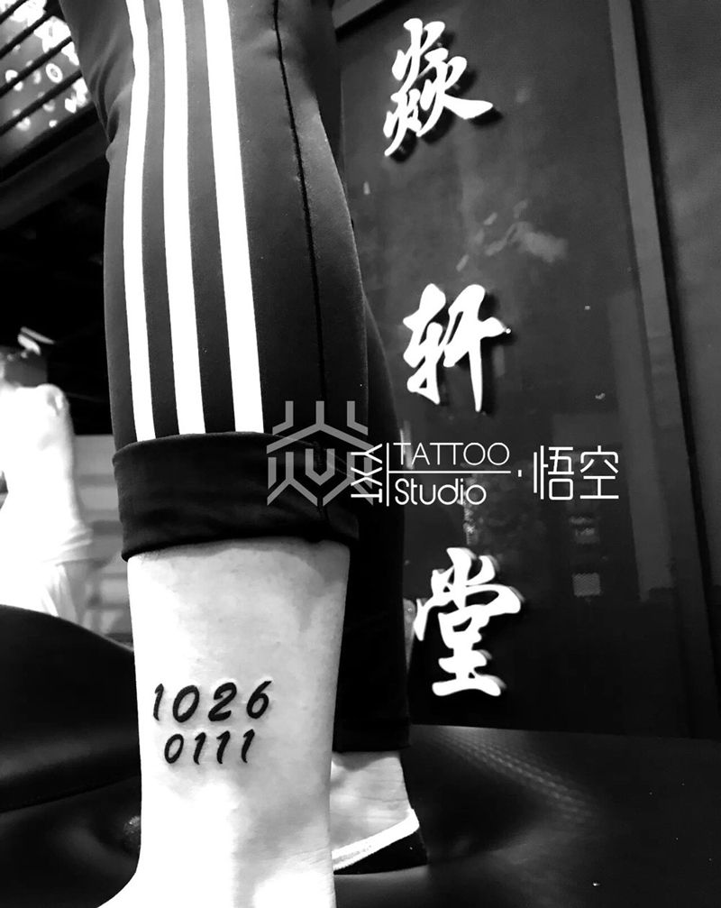 小字母纹身图片