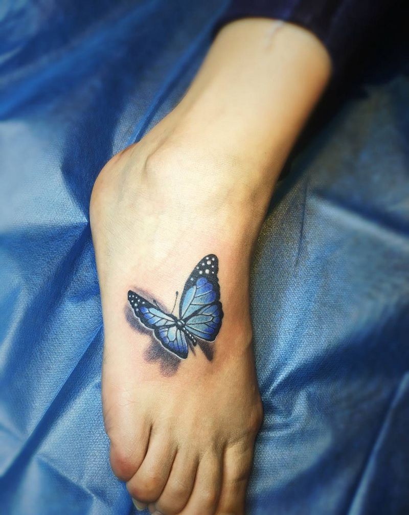 蝶儿飞纹身图片_成品脚部欧美清新动物图腾纹身图案