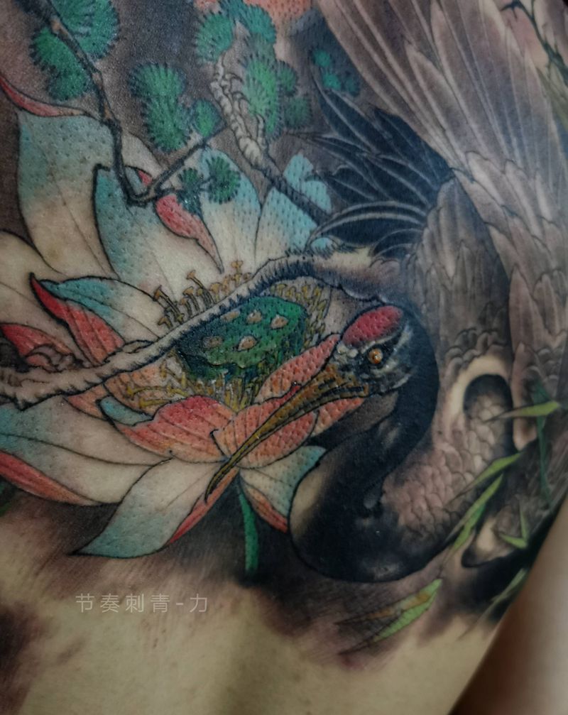 松鹤延年纹身图片_背部新传统纹身图案