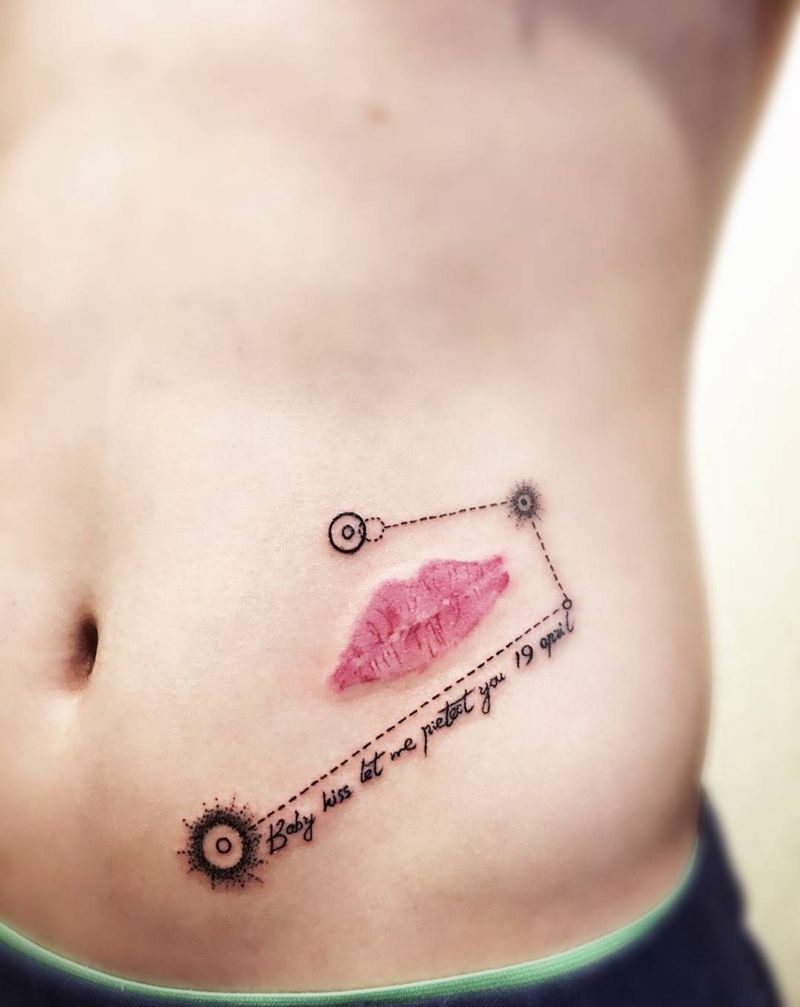 唇印纹身图片_腰部成品清新几何原创字符纹身图案