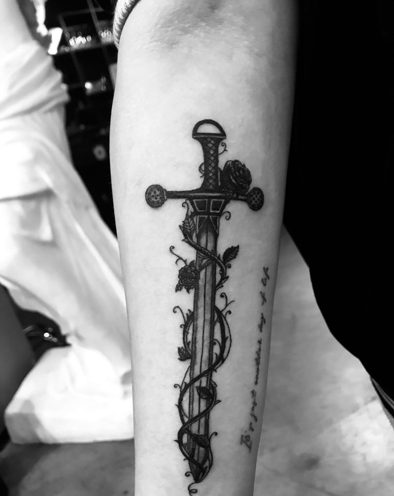 大宝剑,出鞘!纹身图片