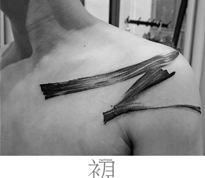 意纹身图片_传统国画清新成品肩部背部几何字符原创纹身图案