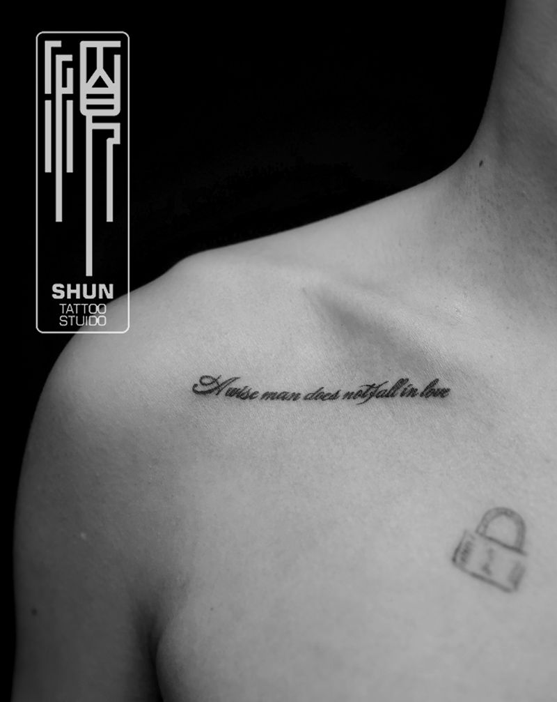 英文短句纹身图片_胸部花体字纹身图案