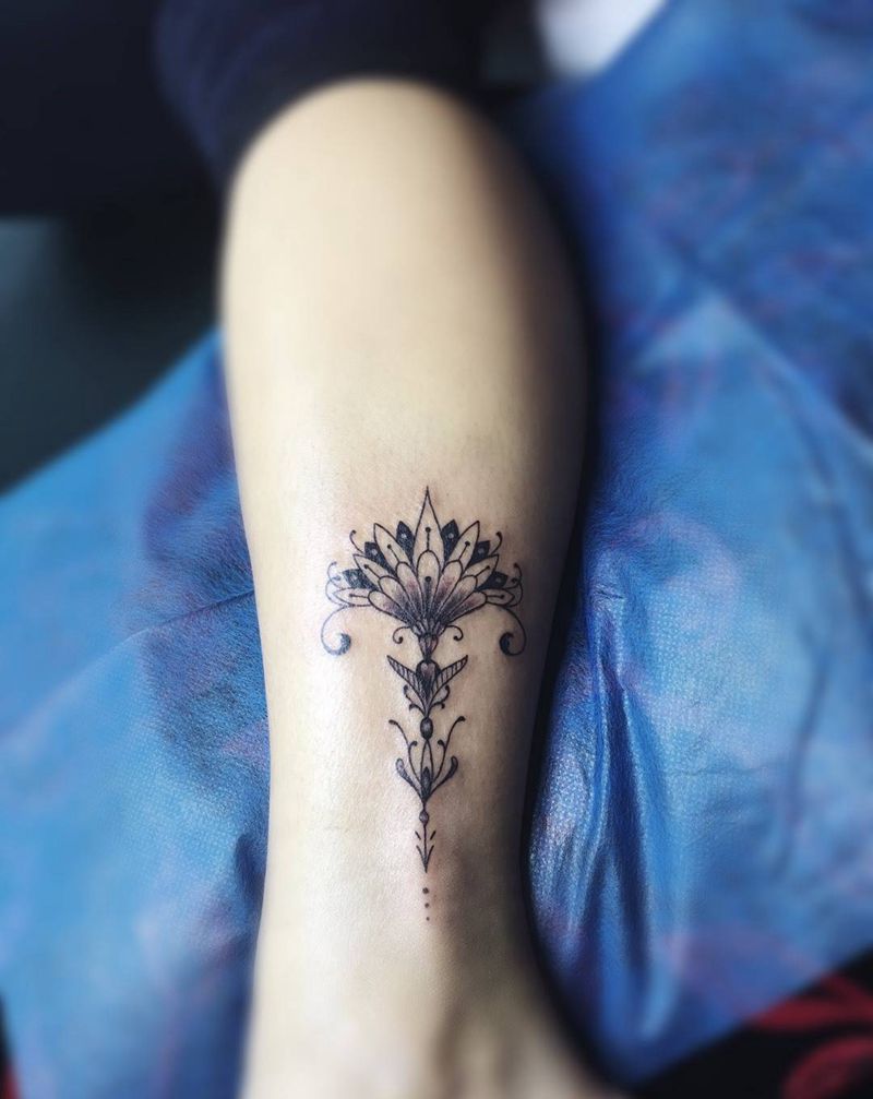 小花纹身图片_成品腿部清新字符植物几何纹身图案