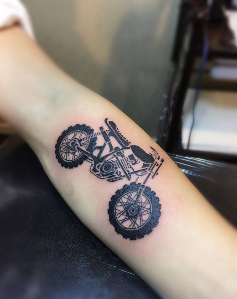 摩托纹身图片_成品手臂清新图腾静物纹身图案