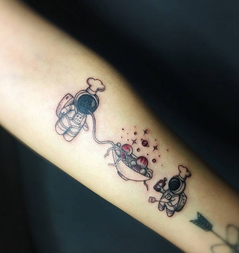 宇航厨师纹身图片_成品手臂欧美清新几何人物静物纹身图案