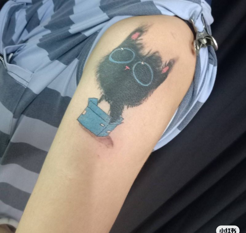 猫纹身图片_肩部欧美写实纹身图案