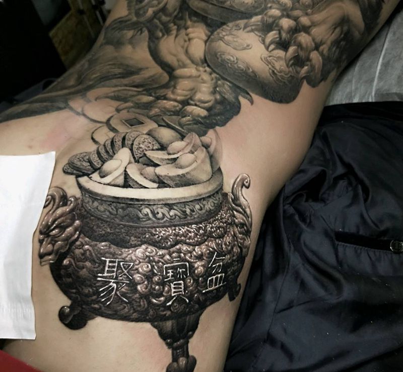 貔貅未完成纹身图片_臀部背部欧美写实新传统纹身图案