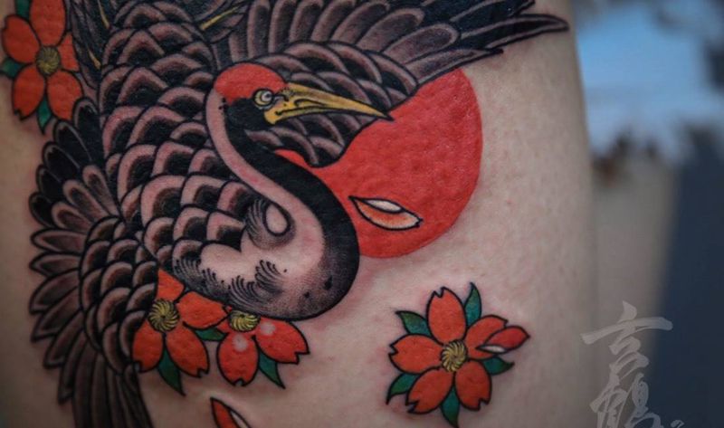 櫻の鶴纹身图片_成品腿部传统动物植物原创玄鹤刺青深圳遮蓋紋身仙鹤纹身图案