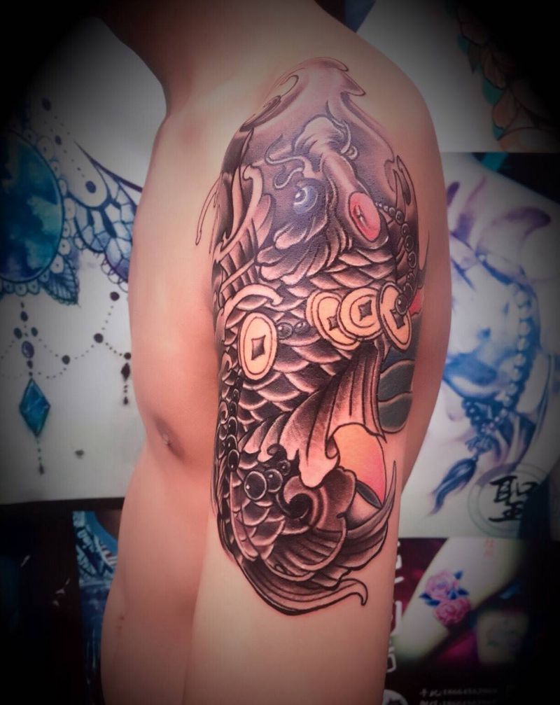 大臂鲤鱼纹身图片