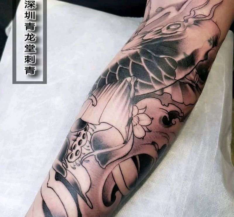 鲤鱼遮盖旧图未完,下次彩色纹身图片_手部手臂新传统纹身图案