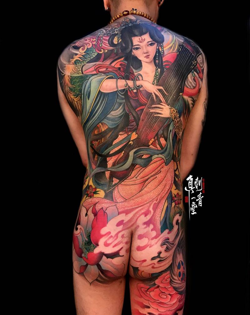 凤求凰纹身图片_背部臀部新传统纹身图案