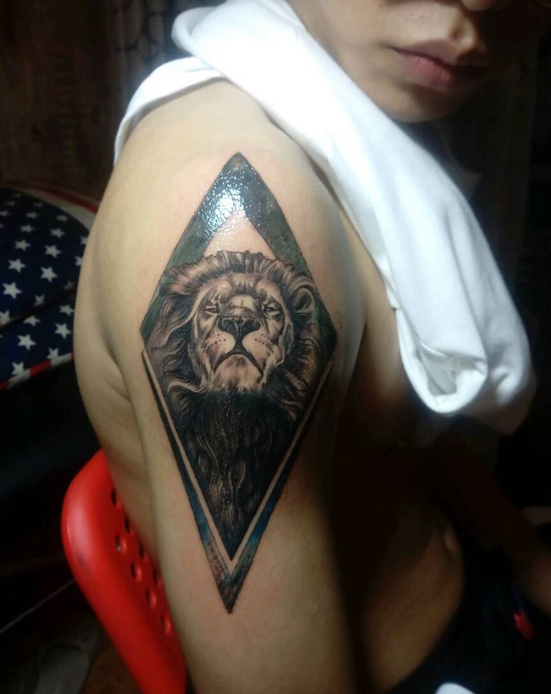 雄狮纹身图片_手臂欧美动物成品纹身图案