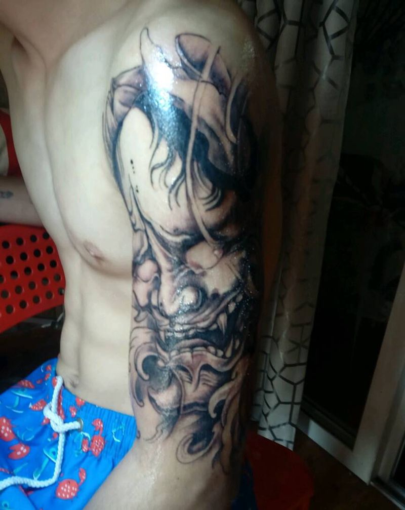 班若纹身图片_手部传统人物成品纹身图案