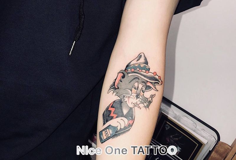 颓废tom纹身图片_手臂New School纹身图案