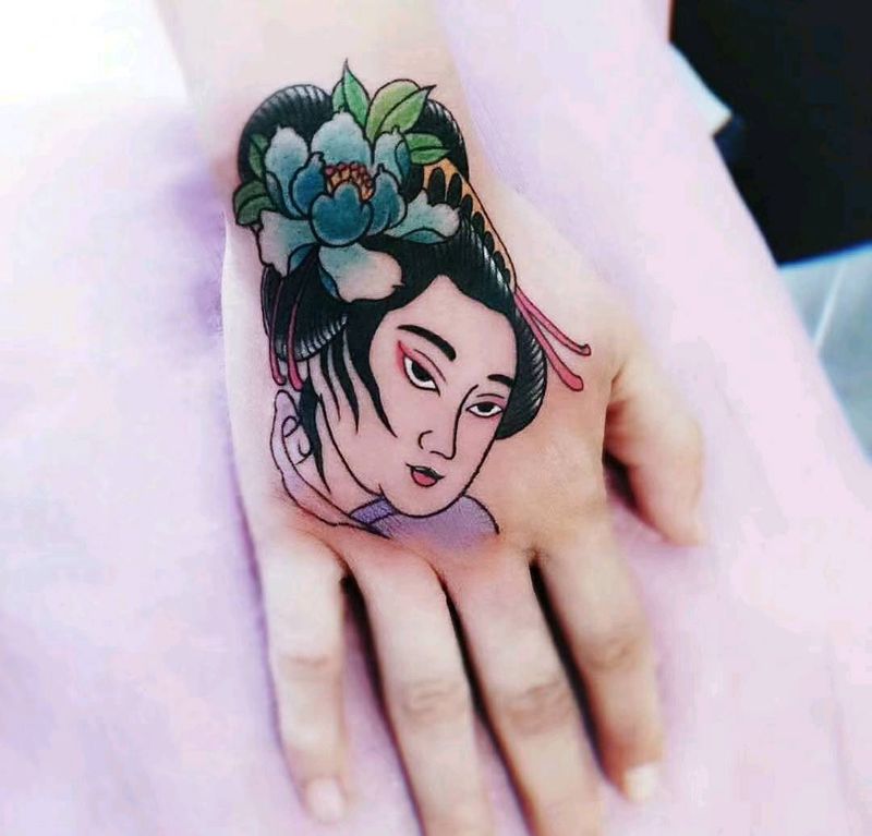 艺妓纹身图片_手部老传统新传统纹身图案