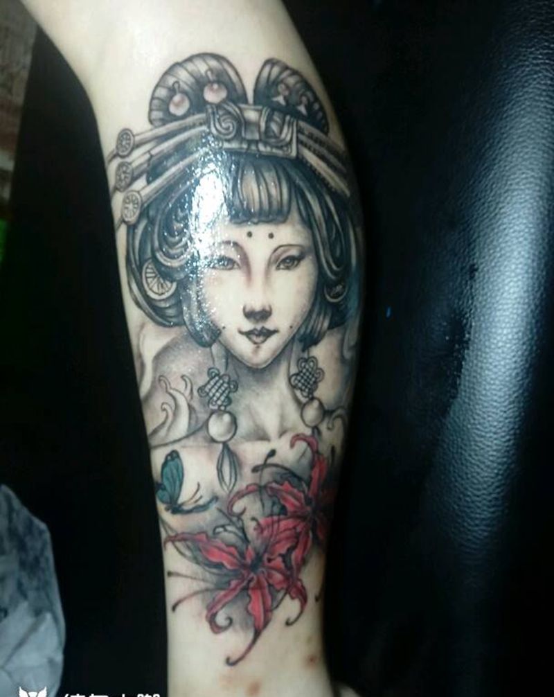 明月艺妓纹身图片_腿部传统人物成品纹身图案