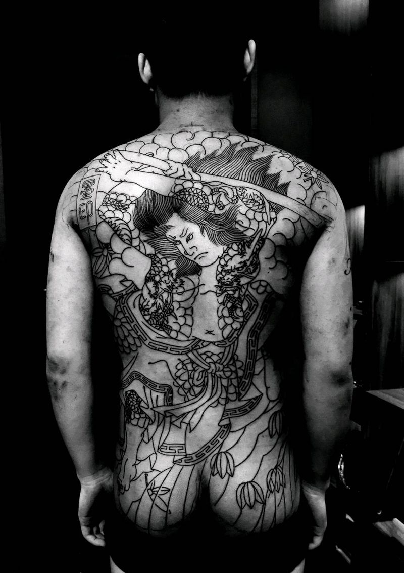 日式满背 九纹龙 史进纹身图片_背部老传统日式满背九纹龙史进纹身图案