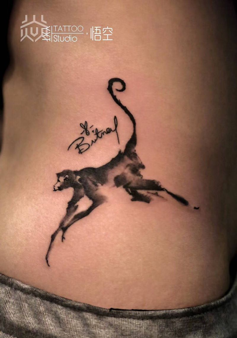 猴子纹身图片_写实国画动物原创中国风传统腰部背部成品纹身图案