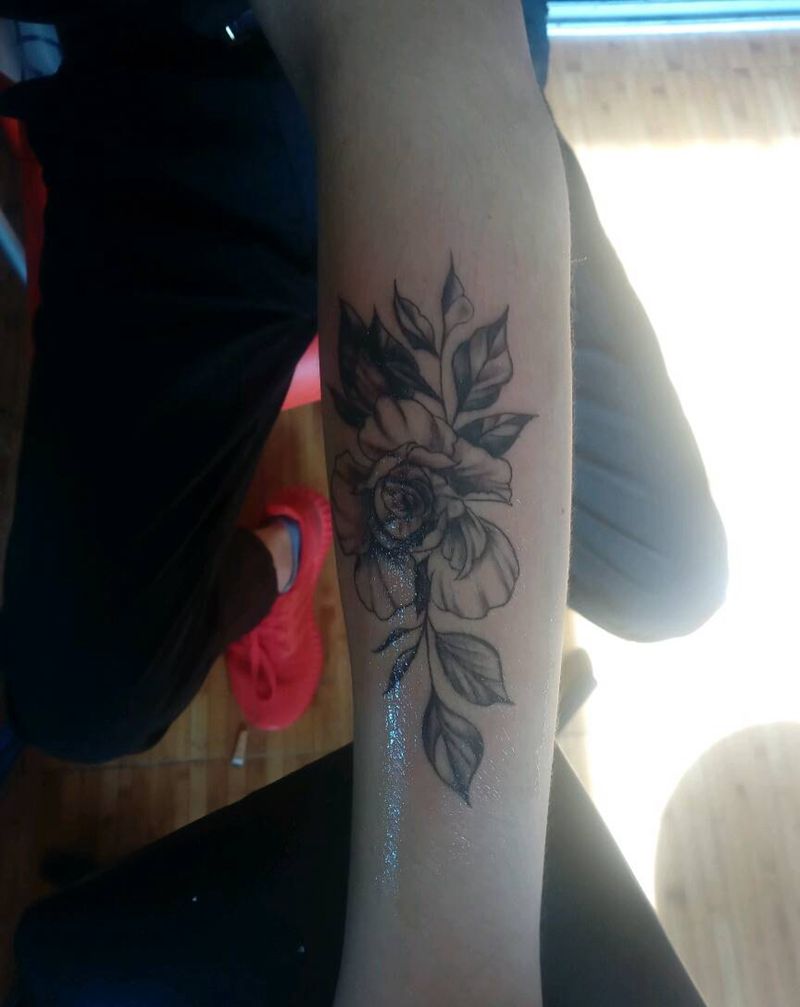 花纹身图片_手臂清新植物成品纹身图案