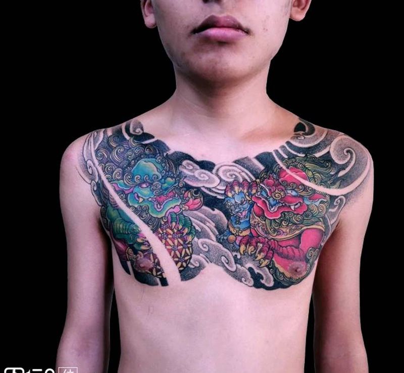 花胸【修改】纹身图片_胸部老传统新传统唐狮修改花胸纹身图案