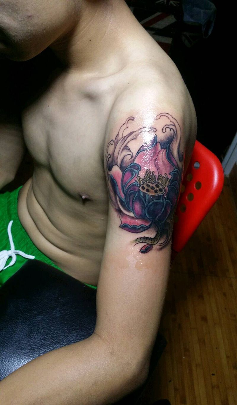 名字遮盖纹身图片_手臂传统植物成品纹身图案