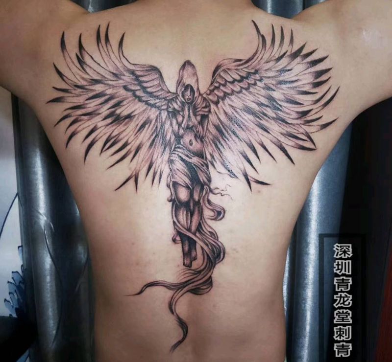 天使纹身图片_背部欧美写实纹身图案